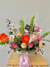 Load image into Gallery viewer, Spring Flower Arrangement