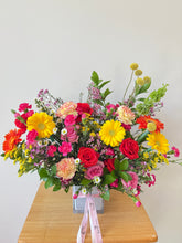 Load image into Gallery viewer, Spring Flower Arrangement