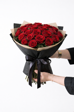 Load image into Gallery viewer, Roses Bouquet