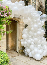 Load image into Gallery viewer, Garland w/ bubbles